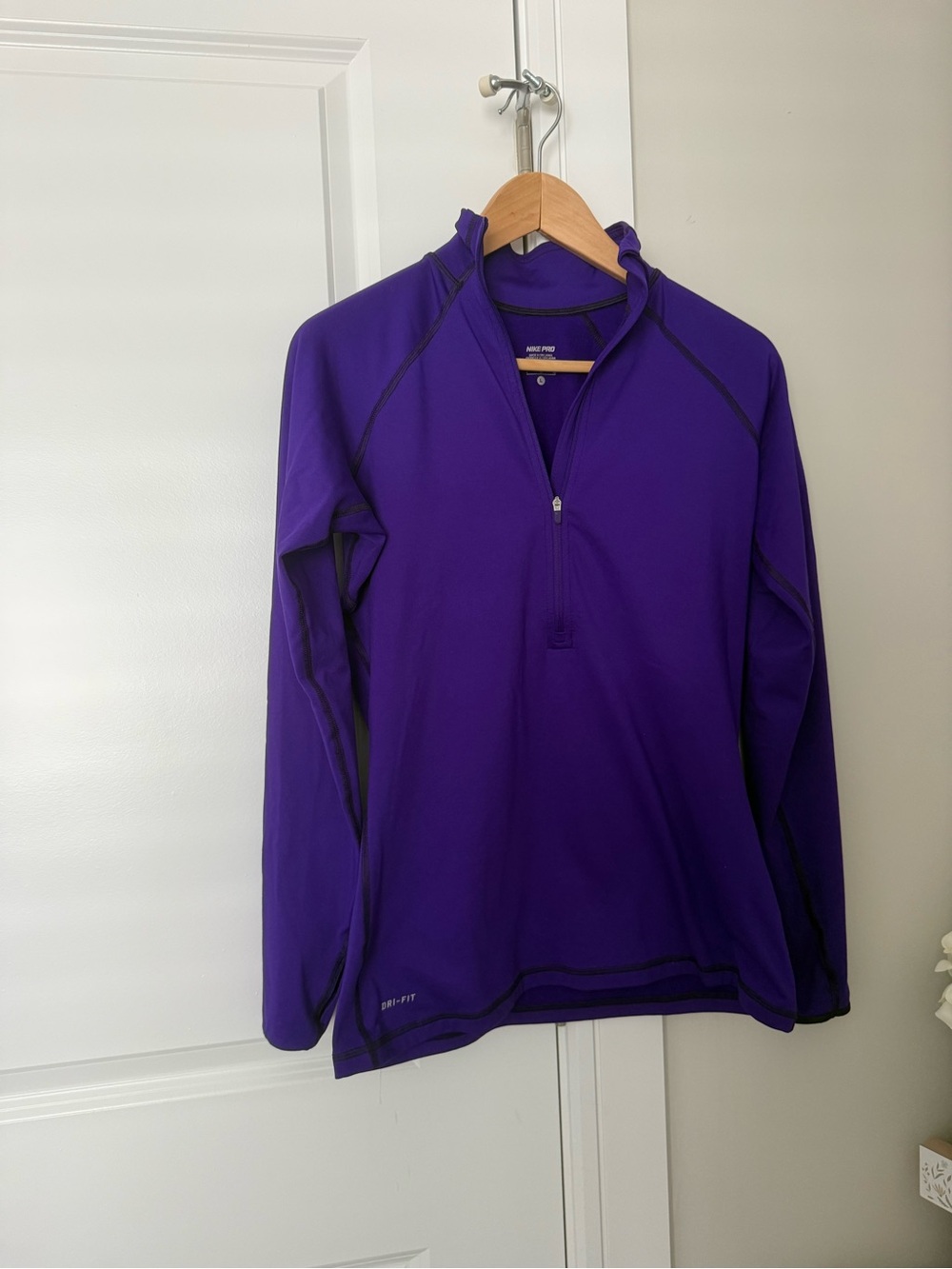 Nike ladies Purple Quarter-Zip Performance Sweater size Large